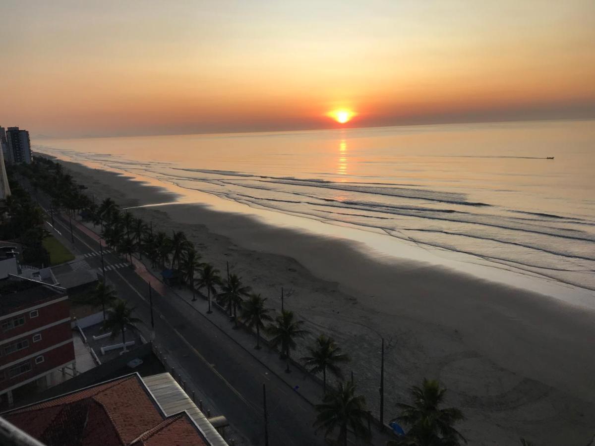 Mongagua Com Vista Para O Mar Pe Na Areia Exteriör bild
