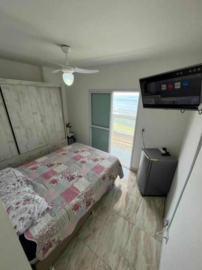 Mongagua Com Vista Para O Mar Pe Na Areia Exteriör bild