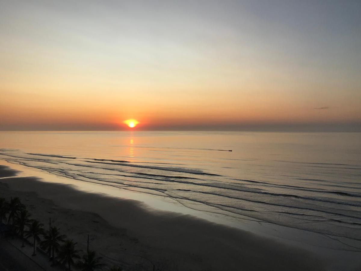 Mongagua Com Vista Para O Mar Pe Na Areia Exteriör bild